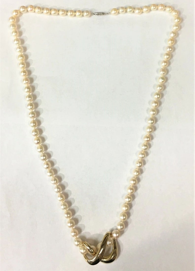 WHITE CULTURED PEARL NECKLACE WITH 14K GOLD CLASP AND PENDANT 28" INCHES LONG (1 of 2)