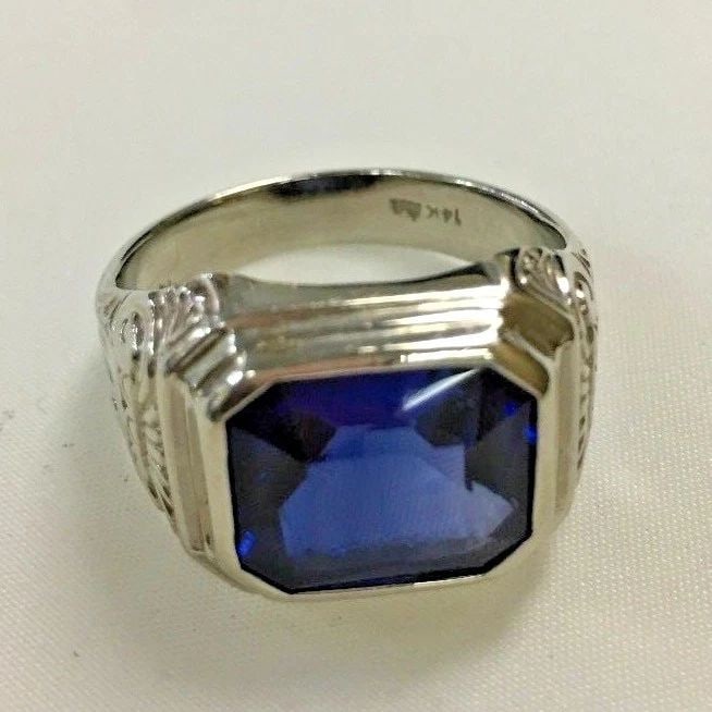 14K WHITE GOLD RING WITH SYNTH SAPPHIRE STONE SIZE 8.5 (1 of 2)