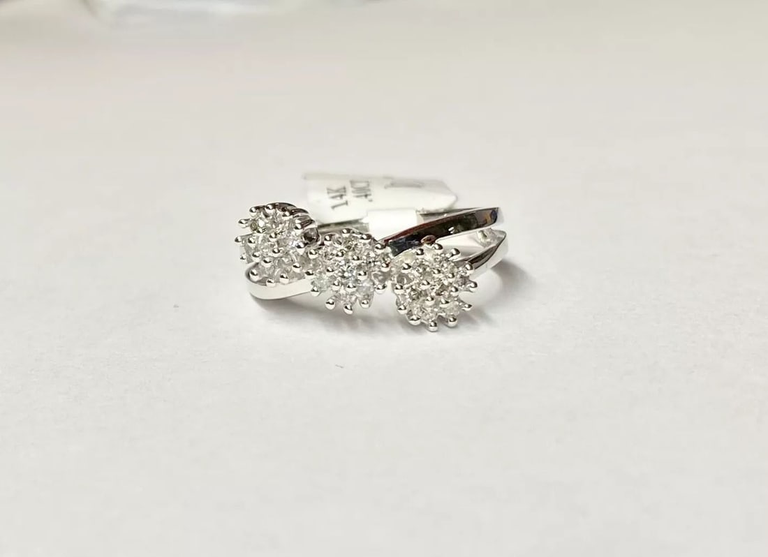 WOMEN'S 14K WHITE GOLD RING WITH 0.40CT DIAMONDS (SIZE 7) (1 of 2)