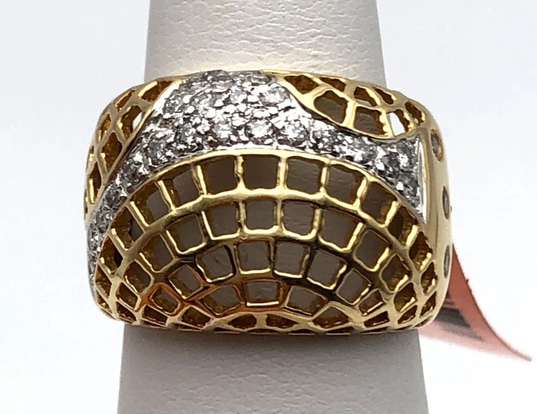 CAGED FRONT 0.55CTS WAVE OF DIAMONDS RING SIZE: 6.5: CAGED FRONT 0.55CTS WAVE OF DIAMONDS RING SIZE: 6.5 Caged Front 0.55cts Wave of Diamonds Ring Condition: New with original tag Material: 14k Yellow Gold Ring Size: 6.5 Weight: 7.5 grams Top Width: 15m