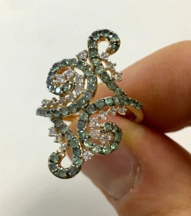 14K YELLOW GOLD RING WITH DIAMONDS AND EMERALDS SIZE: 6 4G (1 of 2)