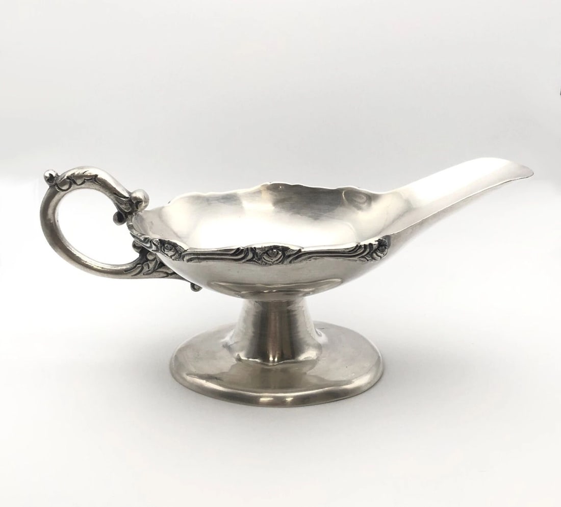 VINTAGE 925 STERLING SILVER GRAVY/SAUCE BOAT FLORAL STYLE ?(418.40 GRAMS)? (1 of 2)