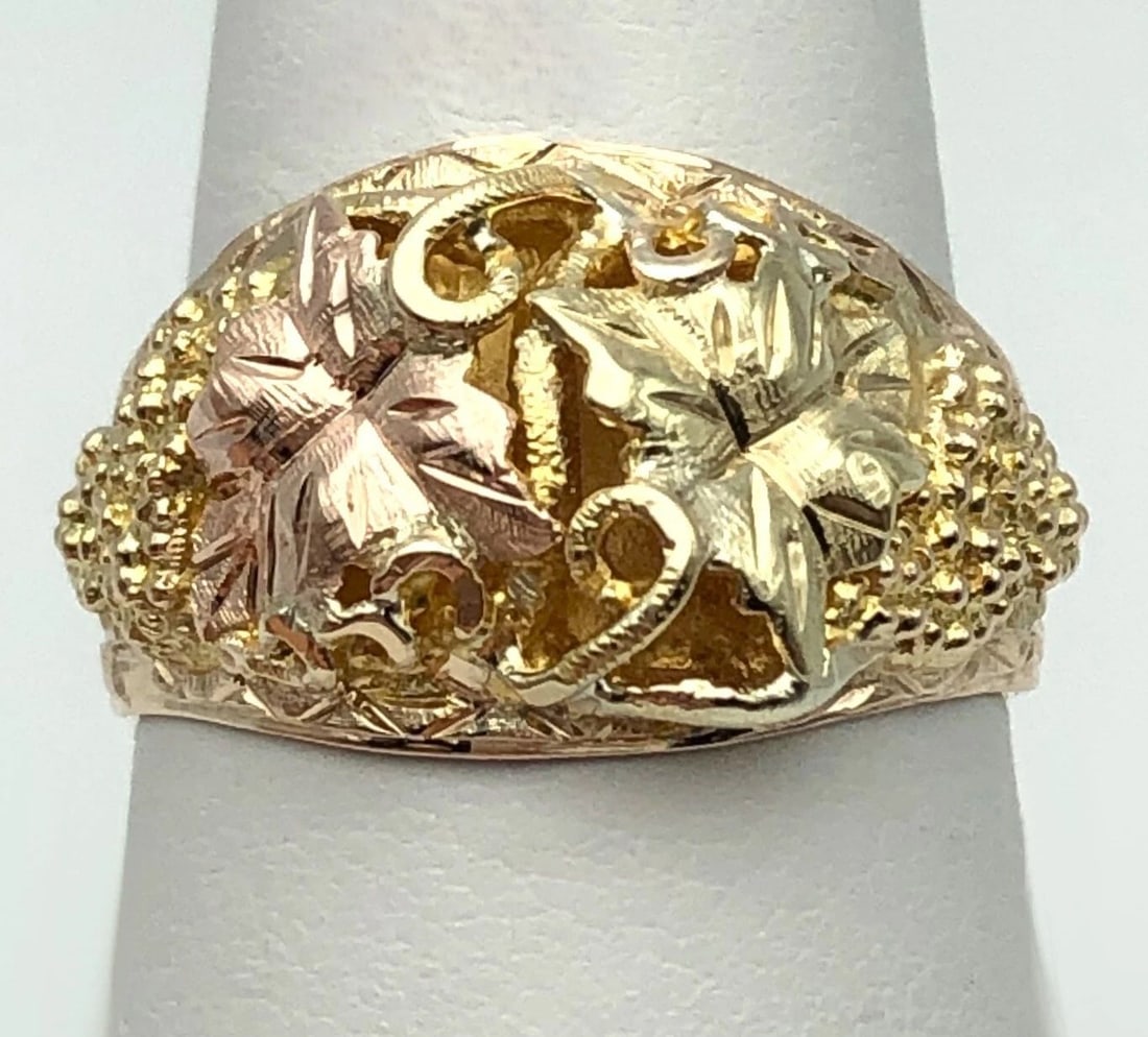 10K BLACK HILLS GOLD RING / BAND MAPLE LEAF STYLE SIZE: 9 7.8 GRAMS (1 of 2)