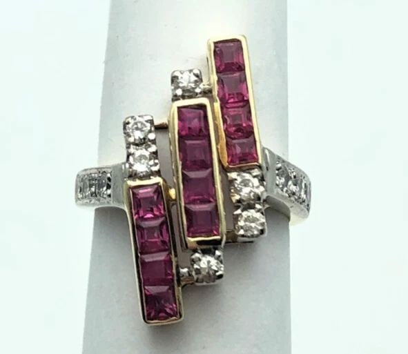 14K GOLD RECTANGULAR VERTICAL LAYERED RUBY AND DIAMOND RING SIZE: 2.5 4G (1 of 2)