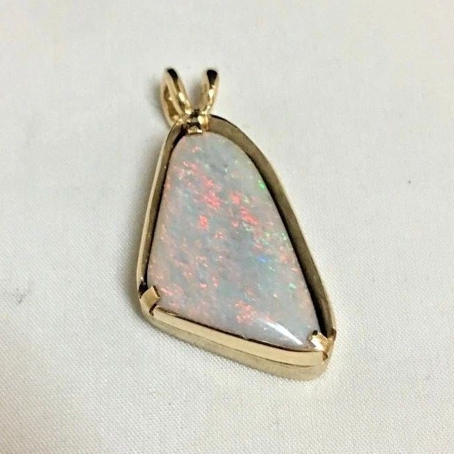 14K YELLOW GOLD PENDANT SET WITH OPAL (1 of 2)