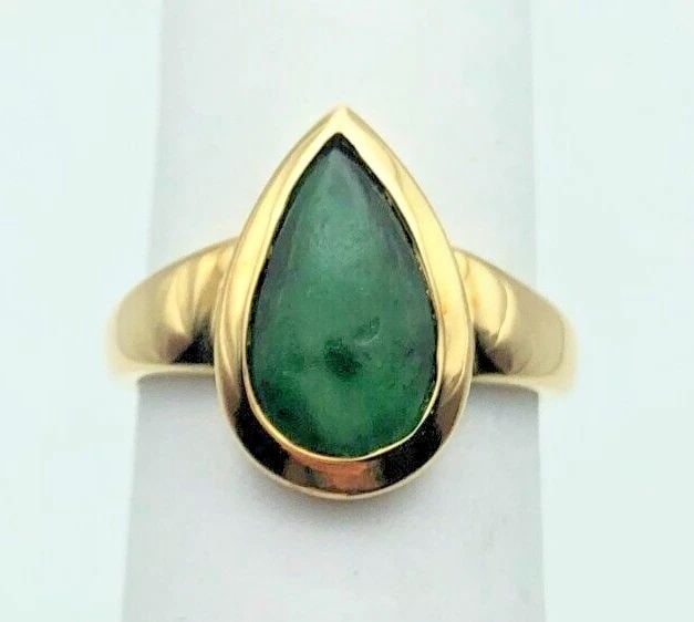 14K GOLD RING WITH PEAR SHAPED JADE SIZE: 7 6.6G (1 of 2)