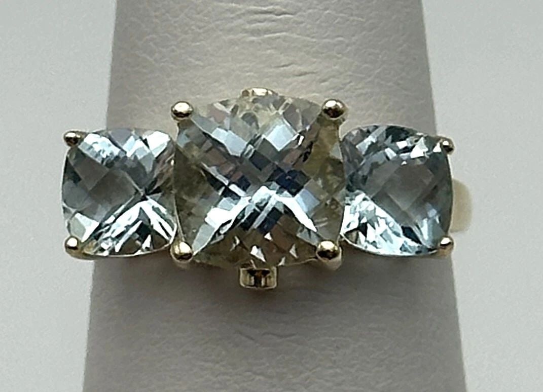 14K GOLD RING WITH AQUAMARINE AND 0.02CTS DIAMONDS SIZE: 6.75 (1 of 2)