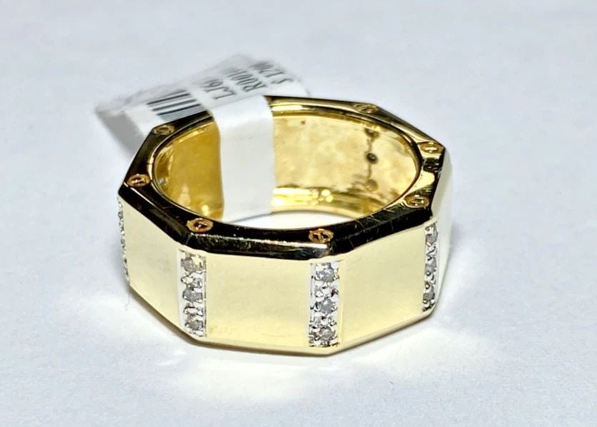 14K YELLOW GOLD RING / BAND WITH 0.17CTS OF DIAMONDS SIZE: 5.75 5.6G (1 of 2)