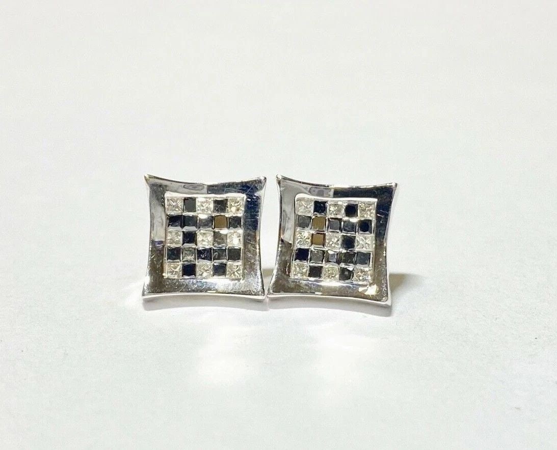14K WHITE GOLD KITE SHAPED SQUARE EARRINGS WITH 1CT BLACK AND WHITE DIAMONDS: 14K WHITE GOLD KITE SHAPED SQUARE EARRINGS WITH 1CT BLACK AND WHITE DIAMONDS 14k White Gold Kite Shaped Square Earrings with 1CT Black and White Diamonds You are bidding on a pre-owned 14k White Gold
