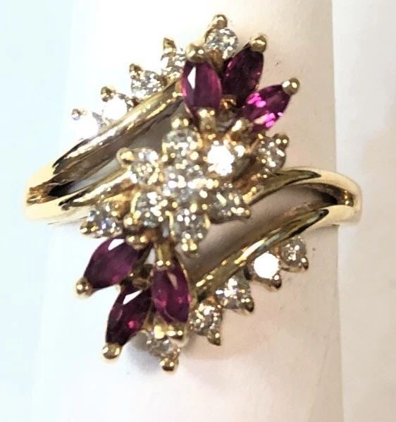 14K GOLD RING WITH NATURAL RUBIES AND 0.40CTS OF DIAMONDS SIZE: 6.75 5.4G (1 of 2)