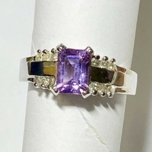 14K WHITE GOLD RING WITH 0.88CT AMETHYST AND 0.21CTS OF DIAMONDS SIZE: 6.75 (1 of 2)