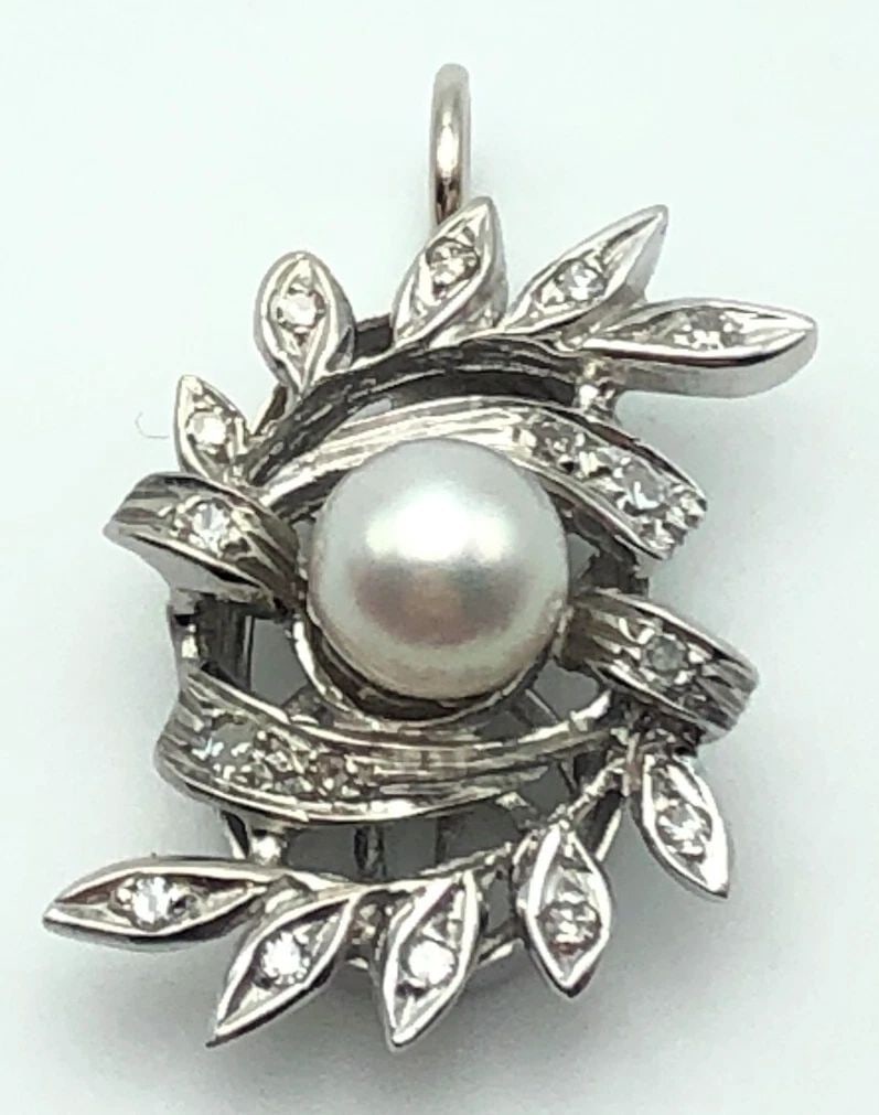 14K WHITE GOLD LEAFY VINE STYLE PENDANT WITH CENTER PEARL AND DIAMONDS 4.7G (1 of 2)