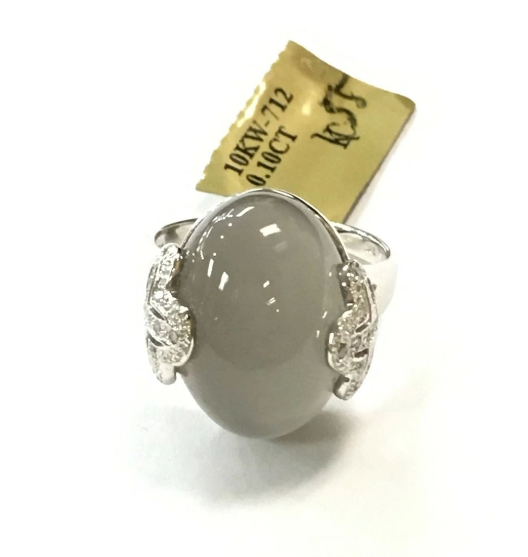 10K WHITE GOLD RING WITH MOON STONE AND 0.10CTS OF DIAMONDS SIZE: 7 6.6G (1 of 2)