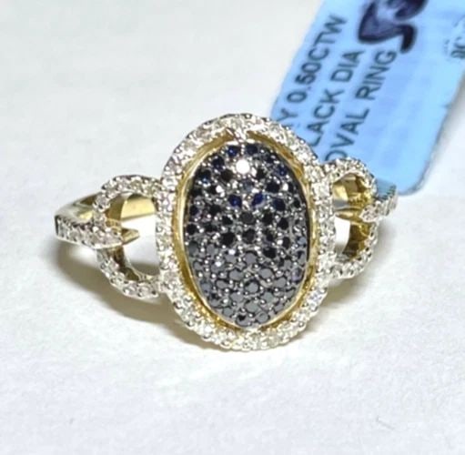 14K YELLOW GOLD RING WITH BLACK & WHITE 0.50CTS DIAMONDS SIZE: 7 2.8G: WOMEN'S 14K YELLOW GOLD RING WITH BLACK AND 0.50CT WHITE DIAMONDS (SIZE 7) Women's 14k Yellow Gold Ring with Black and 0.50CT White Diamonds (Size 7) You are bidding on a new with tags Women's 14k Yel
