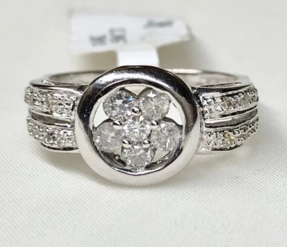 14K WHITE GOLD RING ROUND FLORAL STYLE WITH 0.50CTS OF DIAMONDS SIZE: 7.25 (1 of 2)