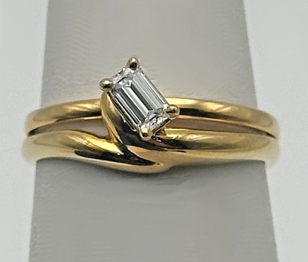 14K GOLD 0.29CT EMERALD CUT SOLITAIRE NATURAL DIAMOND RING VVS2 (SIZE: 6.25) (1 of 2)