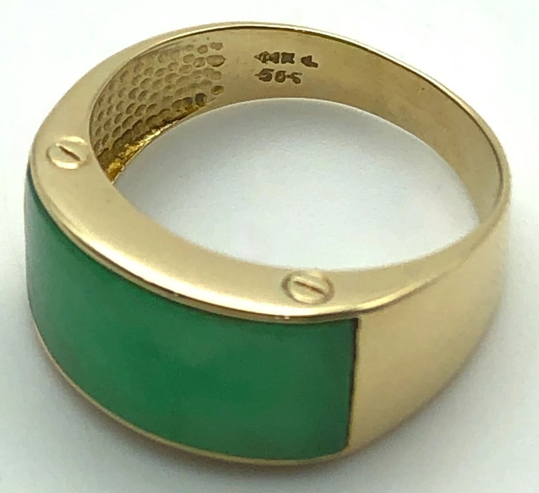 14K GOLD RING / BAND WITH GREEN JADE SIZE: 8.5 5G (1 of 2)