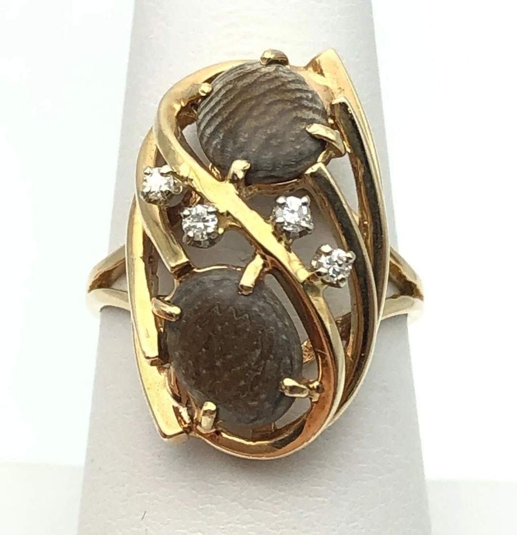 14K GOLD RING SET WITH TWO ARAGONITE STONES AND 0.08CTS OF DIAMONDS SIZE: 7.75 (1 of 2)