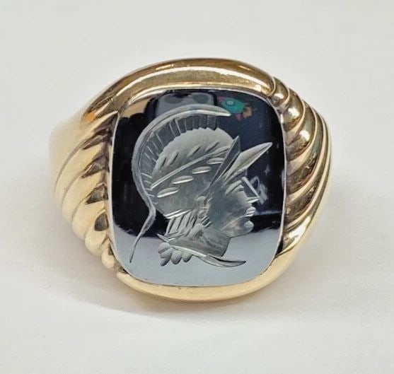 10K GOLD CARVED HEMATITE ROMAN SOLDIER RING SIZE: 9.75 7.8G (1 of 2)