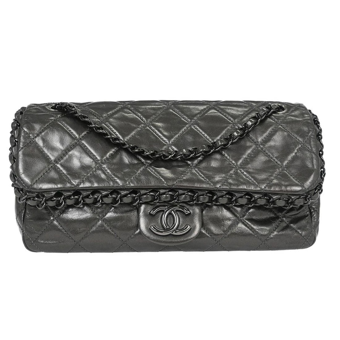 CHANEL GRAY CALFSKIN CHAIN ME SHOULDER BAG: CHANEL GRAY CALFSKIN CHAIN ME SHOULDER BAG Chanel Chain Me Shoulder Bag Description OUTSIDE : A+: VERY GOOD CONDITION!! Minor scratches. INSIDE : A+: VERY GOOD CONDITION!! Scuffs on the leather parts.