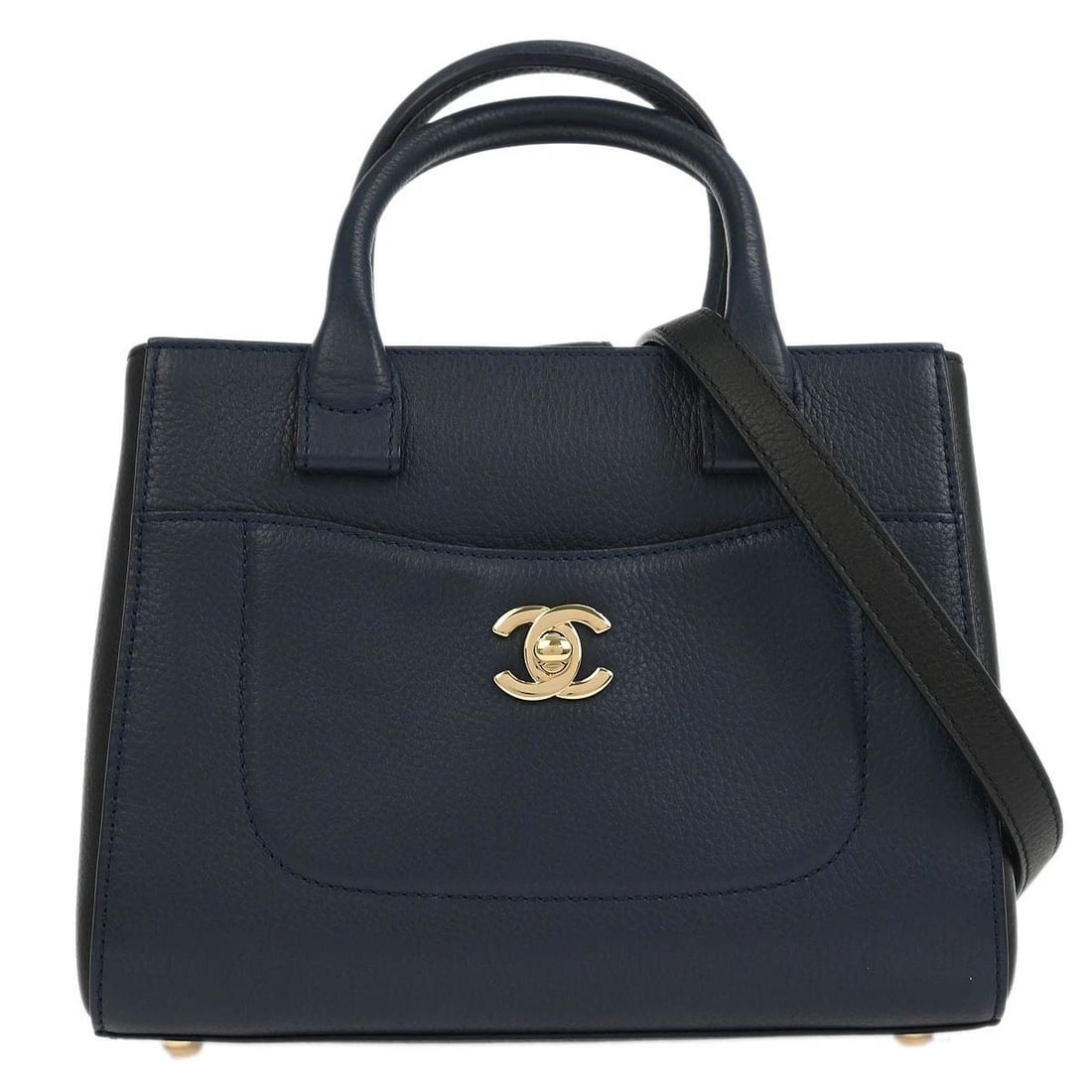 CHANEL NAVY BLACK CALFKSIN NEO EXECUTIVE TOTE HANDBAG: CHANEL NAVY BLACK CALFKSIN NEO EXECUTIVE TOTE HANDBAG Chanel Neo Executive Tote Description OUTSIDE: A: GOOD CONDITION!! Scuffs. INSIDE: A+: VERY GOOD CONDITION!! S : New or new without a tag. SA : Ex