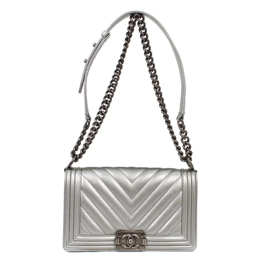 BOY CHANEL SILVER CALFSKIN CHEVRON MEDIUM SHOULDER BAG: BOY CHANEL SILVER CALFSKIN CHEVRON MEDIUM SHOULDER BAG Boy Chanel Chevron Medium Shoulder Bag Description OUTSIDE: A+: VERY GOOD CONDITION!! INSIDE: AB: FAIR CONDITION!! Stains. S : New or new without