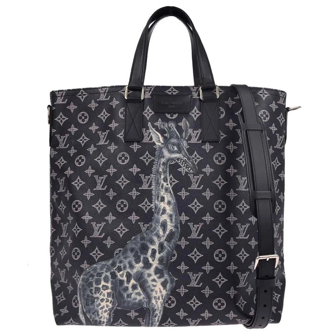 LOUIS VUITTON MONOGRAM SAVANNAH CHAPMAN MM TOTE HANDBAG: LOUIS VUITTON MONOGRAM SAVANNAH CHAPMAN MM TOTE HANDBAG Louis Vuitton Monogram Savannah Chapman MM Tote Handbag M54127 Description OUTSIDE: A: GOOD CONDITION!! There are scuffs on the bottom edges. IN