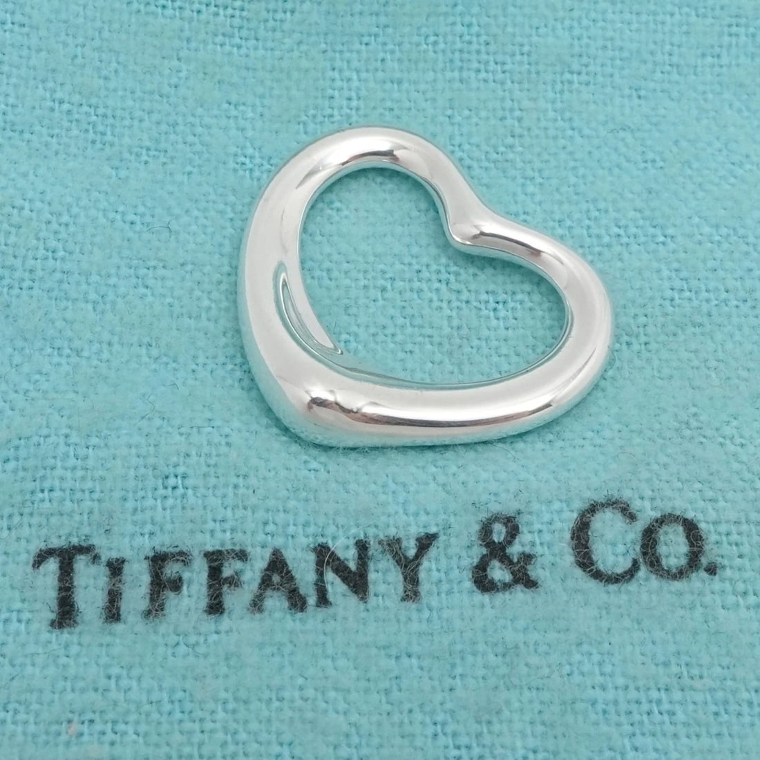 TIFFANY & CO. PERETTI STERLING SILVER OPEN HEART PENDANT 22MM ONLY WITH POUCH (1 of 2)