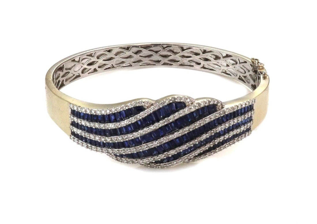 ESTATE 17 CARATS DIAMOND SAPPHIRE 18K GOLD FANCY BRACELET 8.25": ESTATE 17 CARATS DIAMOND SAPPHIRE 18K GOLD FANCY BRACELET 8.25" ! Estate 17 Carats Diamond Sapphire 18k Gold Fancy Bracelet 8.25" ! Description This is a magnificent large wrist size bracelet. iI is c