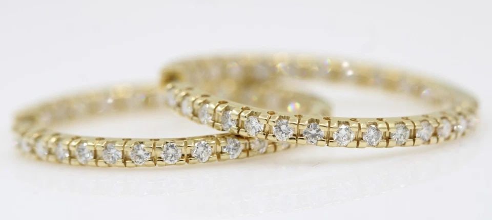 SONIA B. BITTON 14K YELLOW GOLD 1.3 TCW DIAMOND INSIDE/OUTSIDE HOOP EARRINGS: SONIA B. BITTON 14K YELLOW GOLD 1.3 TCW DIAMOND INSIDE/OUTSIDE HOOP EARRINGS Description Sonia B. Bitton 14K Yellow Gold 1.3 TCW Diamond Inside/Outside Hoop Earrings Earrings are in good condition. Ma