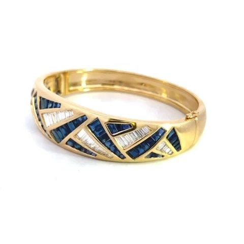DIAMOND SAPPHIRE BRACELET 10CT GEOMETRIC 18K YELLOW GOLD HINGED BANGLE: DIAMOND SAPPHIRE BRACELET 10CT GEOMETRIC 18K YELLOW GOLD HINGED BANGLE An authentic and beautiful bracelet for your collection. It crafted from 18k yellow gold featuring a 16mm wide dome shape band on