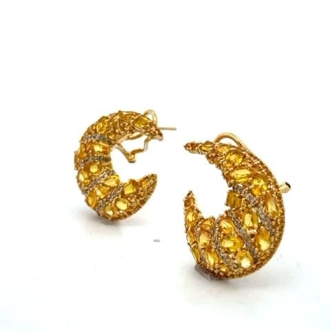 YELLOW SAPPHIRE DIMOND EARRINGS 10.65CT 18K YELLOW GOLD CRESCENT MOON HUGGIES: YELLOW SAPPHIRE DIMOND EARRINGS 10.65CT 18K YELLOW GOLD CRESCENT MOON HUGGIES These gorgeous eye-catching earrings are crafted with 18k yellow gold featuring a lovely crescent moon shape covered with 
