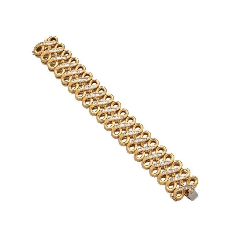 4.50 CARAT TAPERED BAGUETTE SHAPE I VS1 DIAMOND 18 KARAT YELLOW GOLD LINK BRACEL: 4.50 CARAT TAPERED BAGUETTE SHAPE I VS1 DIAMOND 18K YG LINK BRACELET Title: 4.50 Carat Tapered Baguette Shape I VS1 Diamond 18 Karat Yellow Gold Link Bracelet Style: Link Metal: 18 Karat Yellow Gold G