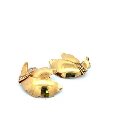 VINTAGE 18K YELLOW GOLD CLIP-ON EARRINGS WITH 0.15 CARAT ROUND DIAMONDS: VINTAGE 18K YELLOW GOLD CLIP-ON EARRINGS WITH 0.15 CARAT ROUND DIAMONDS Detailed Description: Elevate your style with these vintage 18K yellow gold clip-on earrings. Featuring a minimalist and edgy de