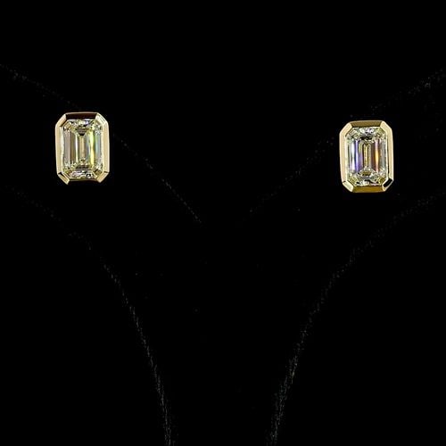 LAB-GROWN 4.18 CARAT EMERALD E-F-VVS1 DIAMOND 14K YELLOW GOLD STUDS EARRINGS: LAB-GROWN 4.18 CARAT EMERALD E-F-VVS1 DIAMOND 14K YELLOW GOLD STUDS EARRINGS Title: High-quality Brand-New Echo Friendly Elegant Lab-Grown 4.18 Carat Emerald E-F-VVS1 Diamond 14K Yellow Gold Studs Ear