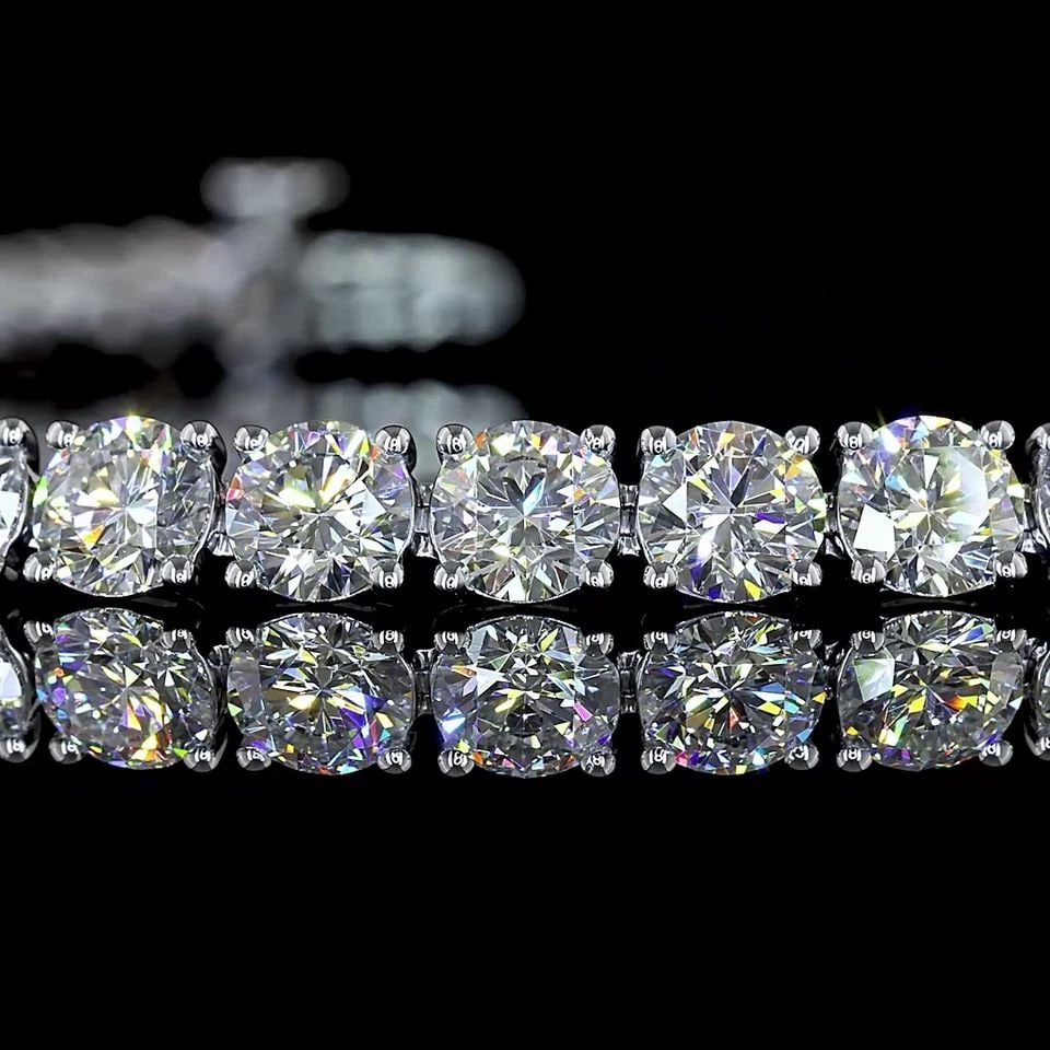 LAB-GROWN 8.3 CARAT ROUND E-F-VS2 DIAMOND SILVER TENNIS BRACELET: LAB-GROWN 8.3 CARAT ROUND E-F-VS2 DIAMOND SILVER TENNIS BRACELET Title: High-quality Brand-New Echo Friendly Elegant Lab-Grown 8.3 Carat Round E-F-VS2 Diamond Silver Tennis Bracelet Video Link: Watch 