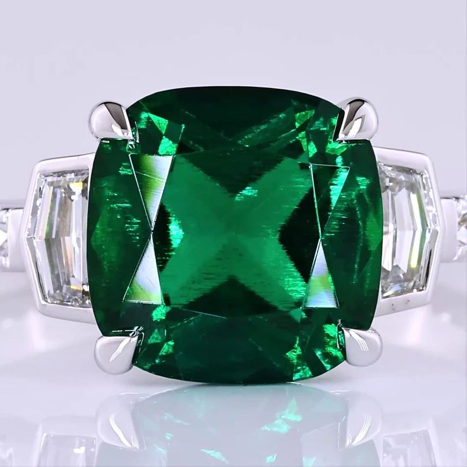 LAB-GROWN 0.83 CARAT MIX GREEN EMERALD-VS1 DIAMOND 14K WG SPLIT SHANK RING: LAB-GROWN 0.83 CARAT MIX GREEN EMERALD-VS1 DIAMOND 14K WG SPLIT SHANK RING Title: High-quality Brand-New Echo Friendly Elegant Lab-Grown 0.83 Carat MIX Green Emerald-VS1 Diamond 14K White Gold Split S