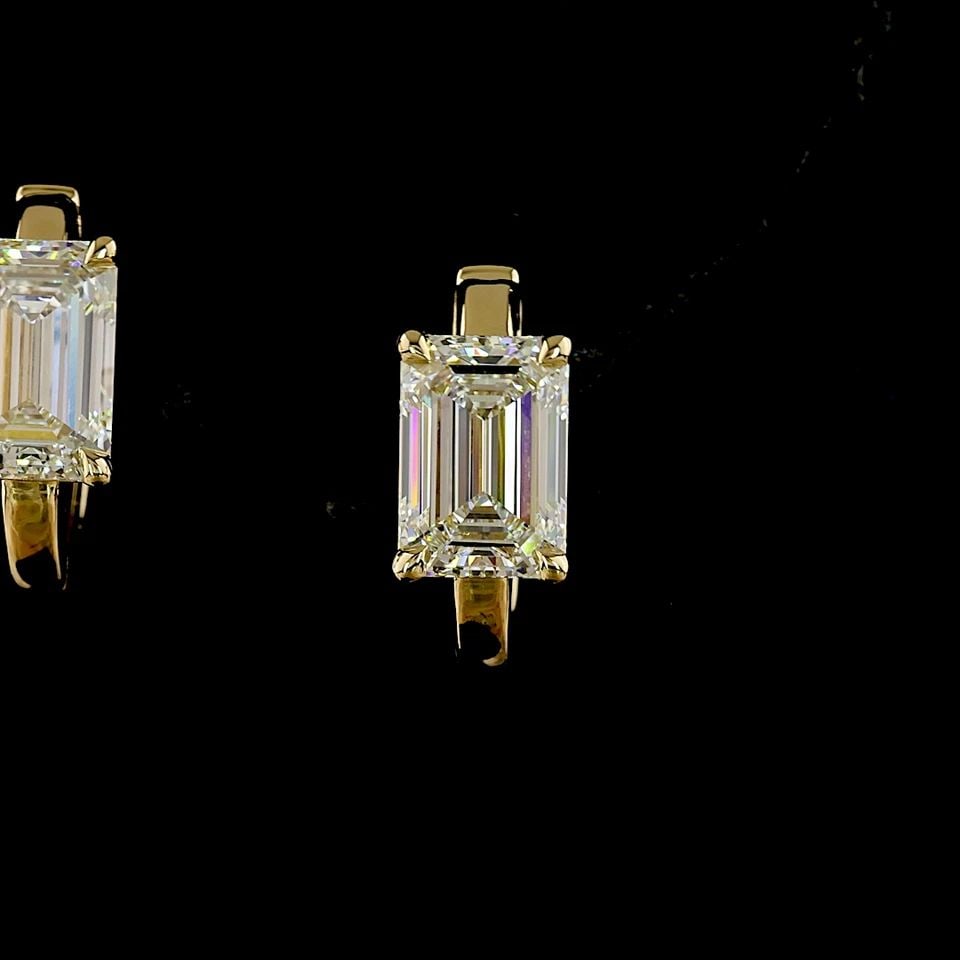 LAB-GROWN 3.06 CARAT EMERALD E-F-VVS2 DIAMOND 14K YELLOW GOLD HUGGIES EARRINGS: LAB-GROWN 3.06 CARAT EMERALD E-F-VVS2 DIAMOND 14K YELLOW GOLD HUGGIES EARRINGS Title: High-quality Brand-New Echo Friendly Elegant Lab-Grown 3.06 Carat Emerald E-F-VVS2 Diamond 14K Yellow Gold Huggies