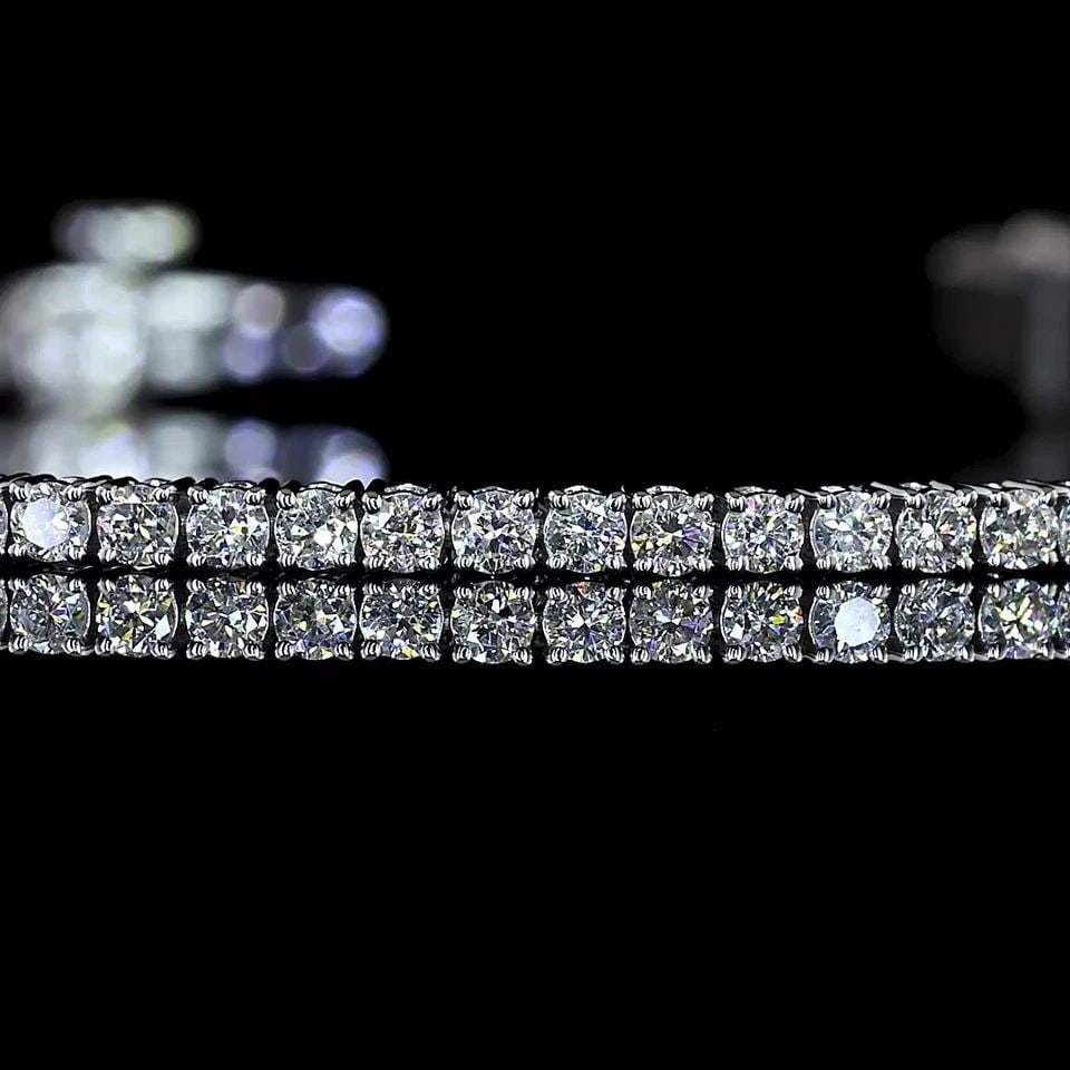 LAB-GROWN 1.54 CARAT ROUND E-VS1 DIAMOND 14K WHITE GOLD TENNIS BRACELET: LAB-GROWN 1.54 CARAT ROUND E-VS1 DIAMOND 14K WHITE GOLD TENNIS BRACELET Title: High-quality Brand-New Echo Friendly Elegant Lab-Grown 1.54 Carat Round E-VS1 Diamond 14K White Gold Tennis Bracelet Vide