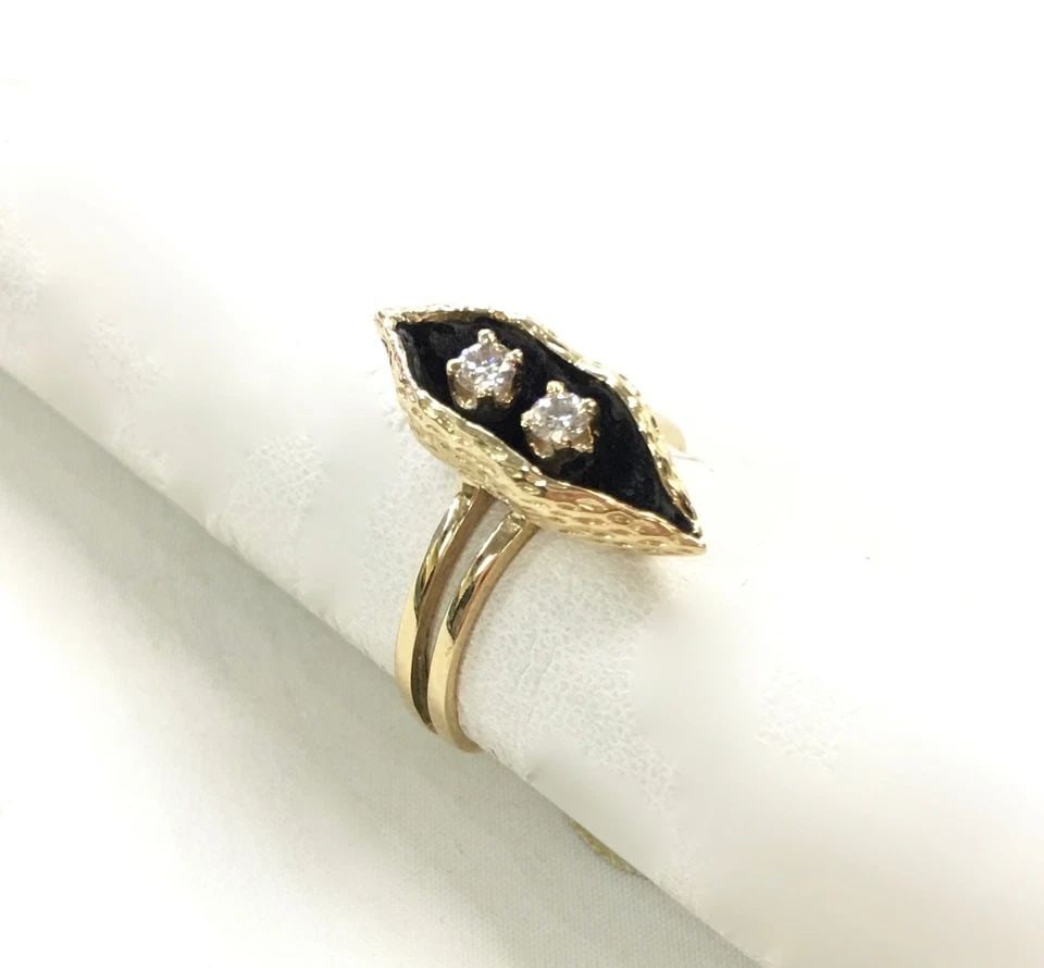 14K GOLD PEAS IN A POD RING WITH 0.16CTW DIAMONDS (SIZE 6.5) 5 GRAM: 14K CUSTOM PEA RING WITH DIAMONDS SIZE: 6.5 14k Custom Pea Ring with Diamonds You are bidding on a 14k Custom Pea Ring with Diamonds. There are a few minor scratches on the ring from normal wear and t