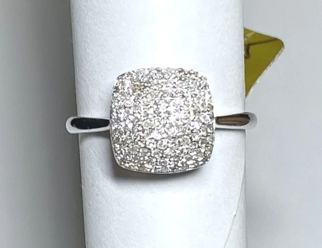 10K WHITE GOLD RING WITH SQUARE CLUSTER, 0.39CTS OF DIAMONDS ( SIZE 6.5 ) 2G (1 of 2)