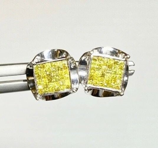 14K WHITE GOLD EARRINGS WITH 0.35CTS OF YELLOW DIAMONDS 2.4G: 14K WHITE GOLD EARRINGS WITH 0.35CTS YELLOW DIAMONDS 14k White Gold Earrings with 0.35CTS Yellow Diamonds You are bidding on a pre-owned 14k White Gold Earrings with 0.35CTS Yellow Diamonds. The earri