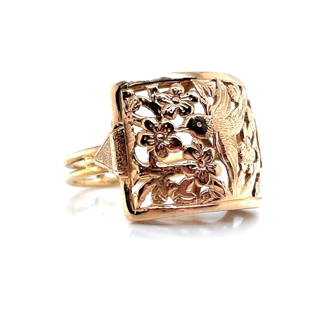 MING’S HAWAII BIRD ON A PLUM BLOSSOM CUTOUT 14K SQUARE RING: MING’S HAWAII BIRD ON A PLUM BLOSSOM CUTOUT 14K SQUARE RING Vintage Ming’s Hawaii 14K Square Bird Ring This beautiful vintage piece is in good preowned condition and will be professionally polishe