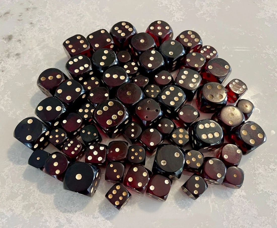 62 - LOT ANTOIQUE RED CHERRY AMBER BAKELITE FATURAN DICE (1,236.6 GRAMS) (1 of 2)