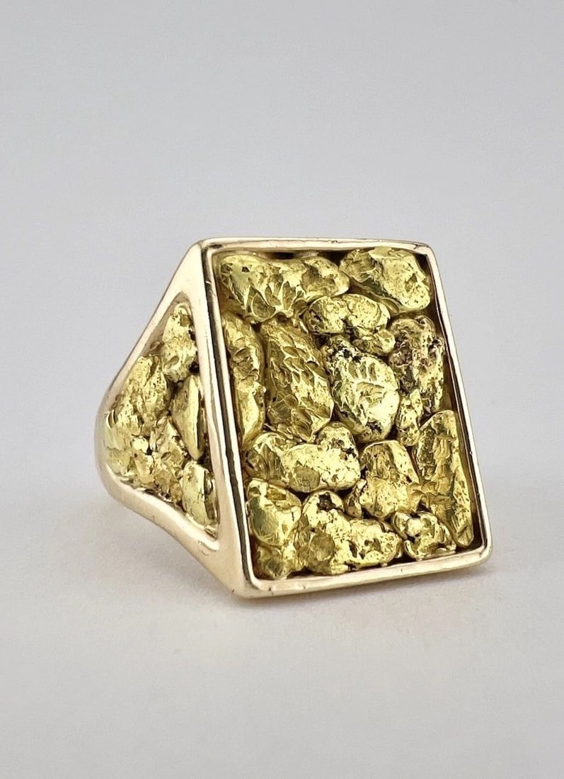 VINTAGE 14K YELLOW GOLD NATURAL HIGH KT REAL NUGGET MEN’S SQUARE BAND RING 22.5G: VINTAGE 14K YELLOW GOLD NATURAL HIGH KT REAL NUGGET MEN’S SQUARE BAND RING 22.5G Vintage 14k Yellow Gold Natural High Kt Real Nugget Men’s Square Band Ring 22.5g Ring Size: 11.25 - Can Be Resized 