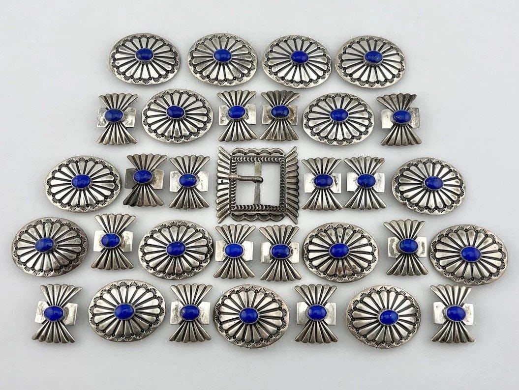 RARE SUNSHINE REEVES NAVAJO STERLING SILVER LAPIS LAZULI STAMP 32 CONCHO BELT: RARE SUNSHINE REEVES NAVAJO STERLING SILVER LAPIS LAZULI STAMP 32 CONCHO BELT Vintage Sunshine Reeves Navajo Sterling Silver Lapis Lazuli Stamp 32 Concho Belt 258.3g Buckle Size: 1 1/2" Wide by 1 1/2"