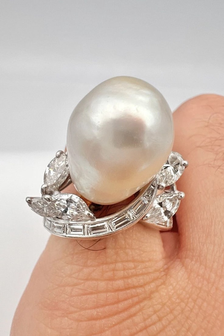 ART DECO PLATINUM 13X18MM SOUTH SEA PEARL PEAR MARQUISE BAGUETTE DIAMOND RING: ART DECO PLATINUM 13X18MM SOUTH SEA PEARL PEAR MARQUISE BAGUETTE DIAMOND RING Antique Art Deco Platinum 13x18mm Natural South Sea Pearl Pear Marquise Baguette Diamond Ring Size: 7- Can Be Sized To Any