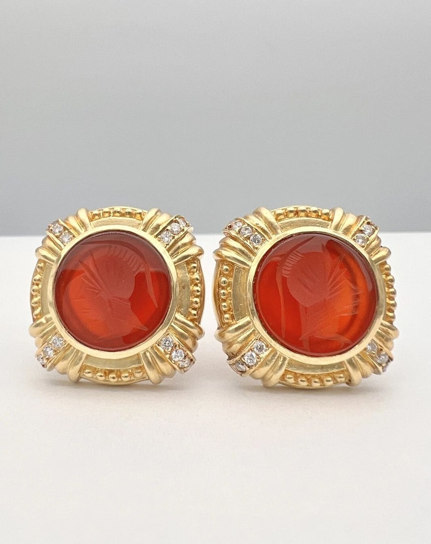 DESIGNER 18K YELLOW GOLD ETRUSCAN DIAMOND & AGATE INTAGLIO OMEGA BACK EARRINGS: DESIGNER 18K YELLOW GOLD ETRUSCAN DIAMOND & AGATE INTAGLIO OMEGA BACK EARRINGS Designer 18k Yellow Gold Etruscan Diamond & Agate Intaglio Omega Back Earrings Size: About 1" Tall & Wide Metal: 18k Yell