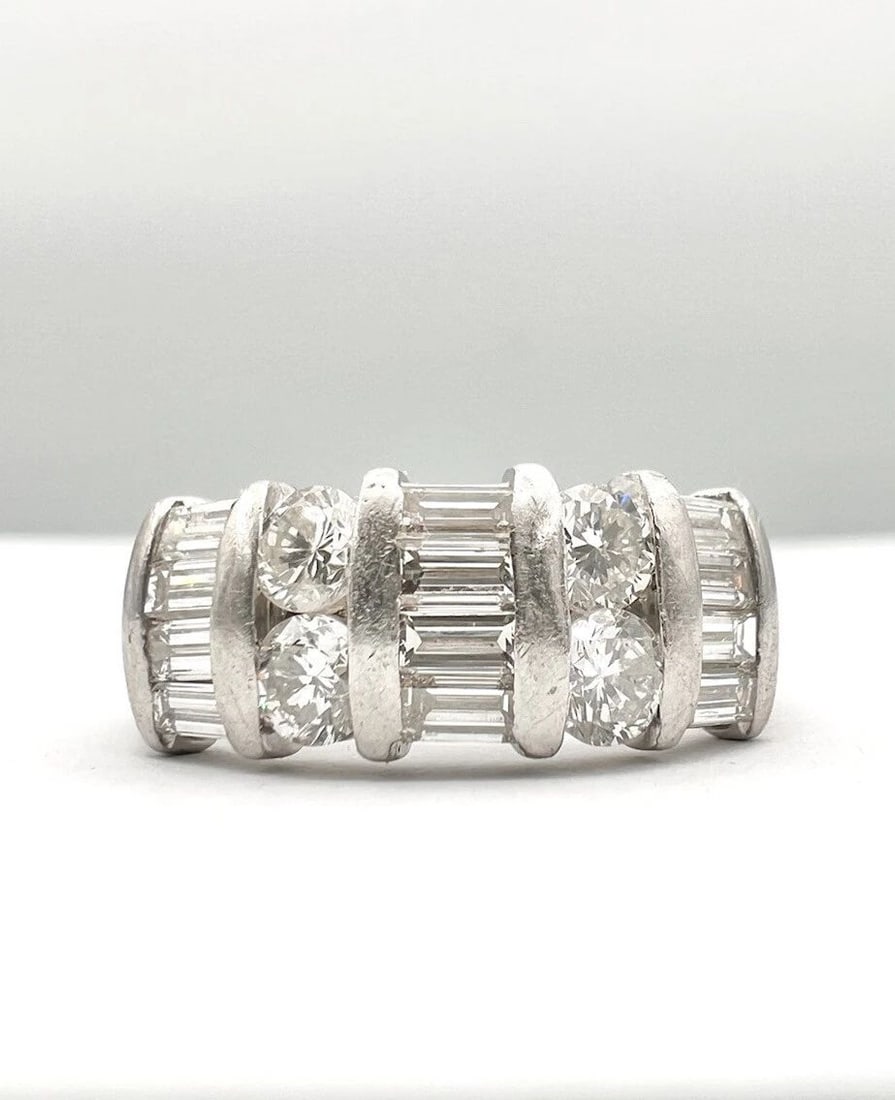 DESIGNER FINE 950 PLATINUM 2.32TCW ROUND & BAGUETTE DIAMOND RING 13G (1 of 2)