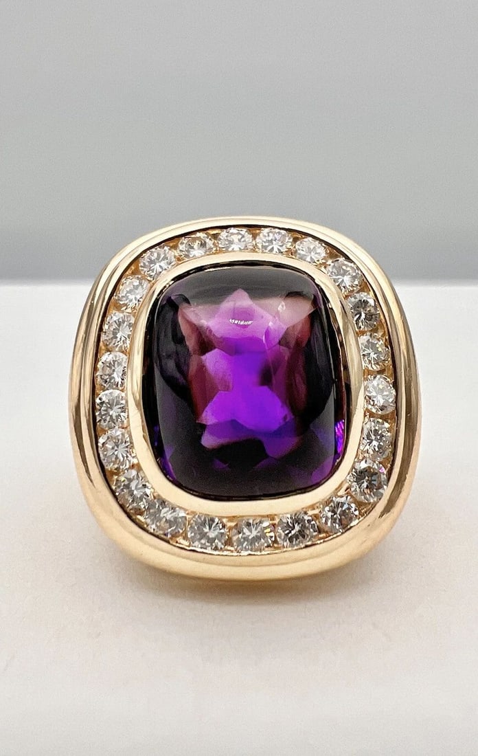 DESIGNER 14K YELLOW GOLD NATURAL CABOCHON AMETHYST & DIAMOND HALO RING 14.3G: DESIGNER 14K YELLOW GOLD NATURAL CABOCHON AMETHYST & DIAMOND HALO RING 14.3G Designer 14k Yellow Gold Natural Cabochon Amethyst & Diamond Halo Ring 14.3g Ring Size is 7 - Can Be Re Sized Total Weight 